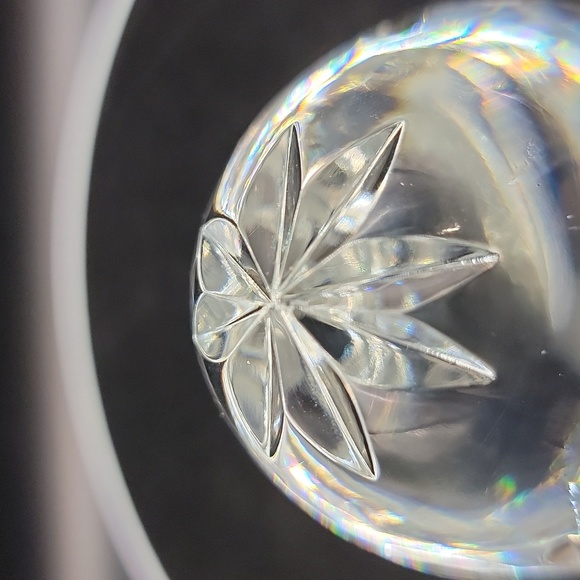 Sullivans Etched Glass Crystal Egg Paperweight - Picture 8 of 8